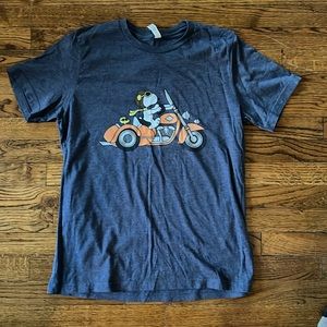 Peanuts Snoopy on a Motorcycle Tshirt. Used. Excellent condition. XL runs Small.